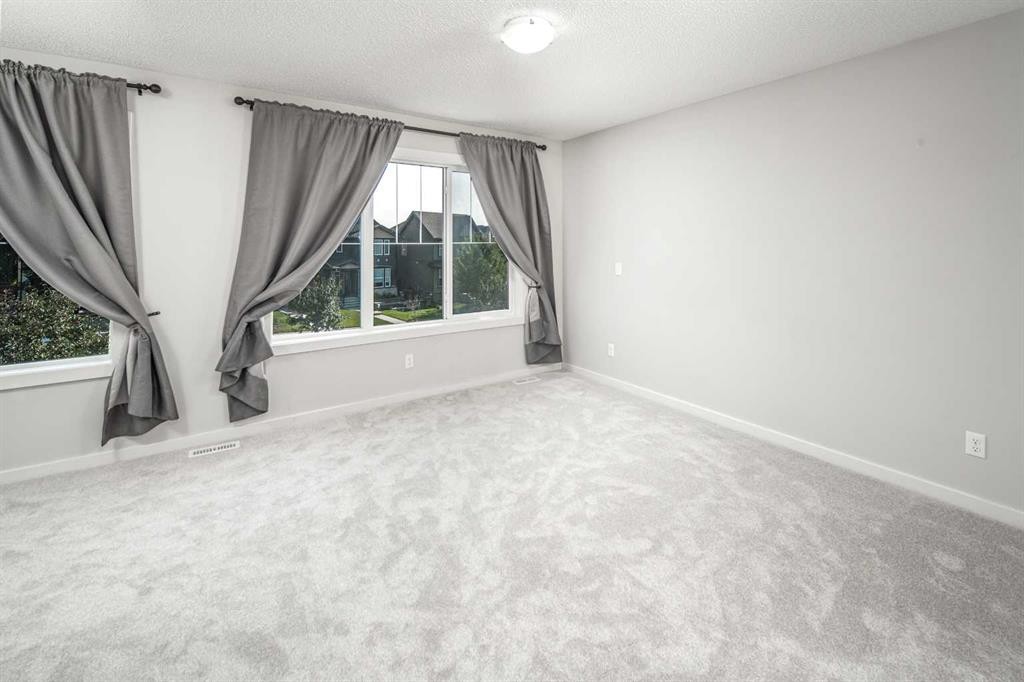 25 Marquis Place Se, Calgary, AB