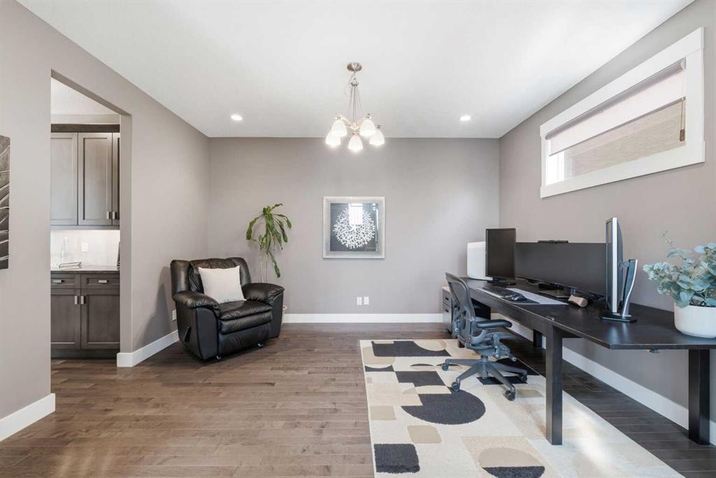 191 Springbluff Heights Sw, Calgary, AB