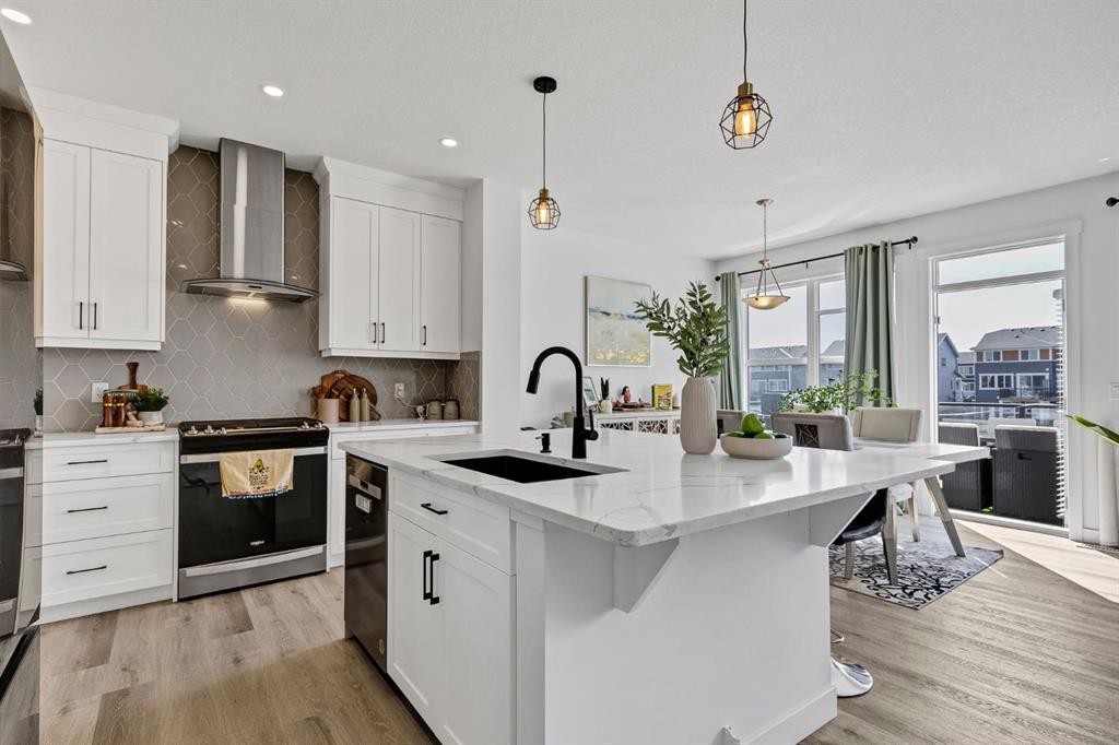 223 Chelsea Heath, Chestermere, AB