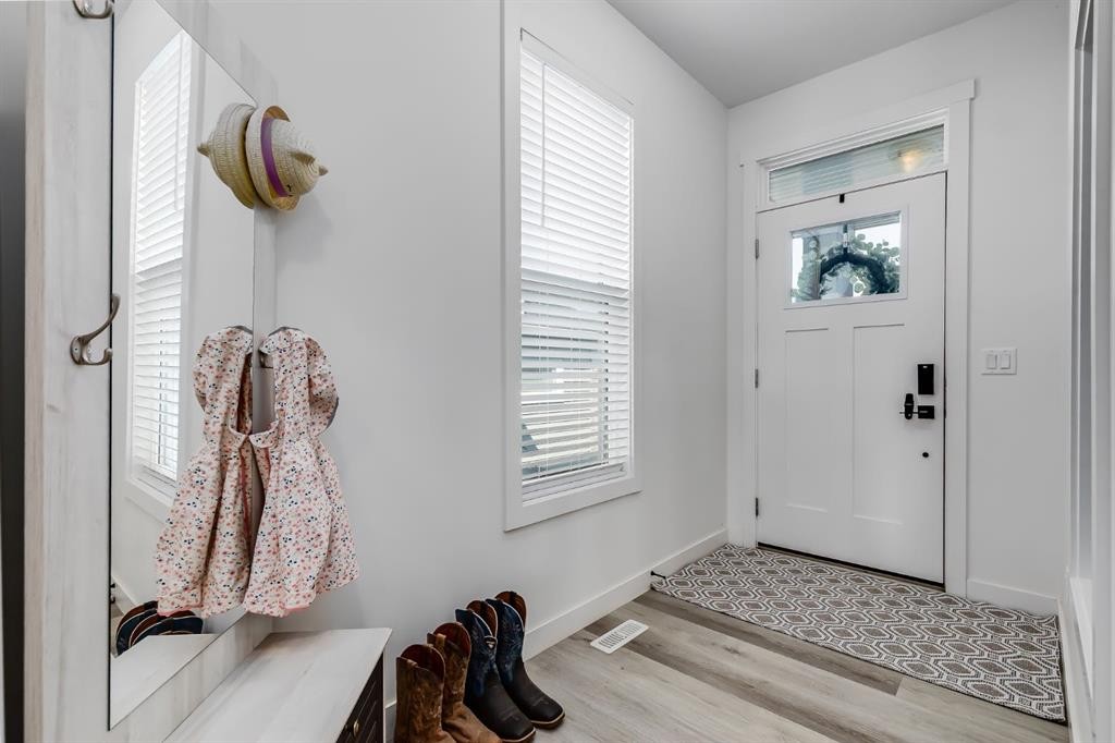 223 Chelsea Heath, Chestermere, AB