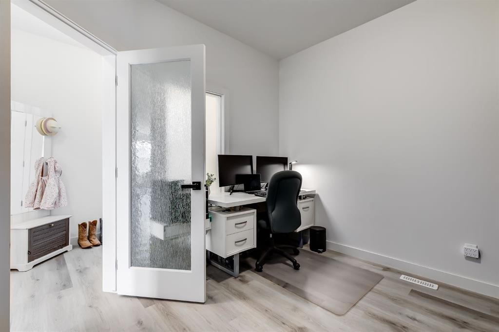 223 Chelsea Heath, Chestermere, AB