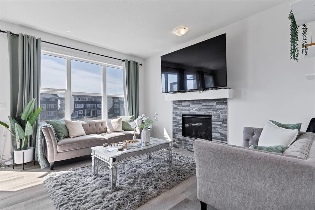 223 Chelsea Heath, Chestermere, AB