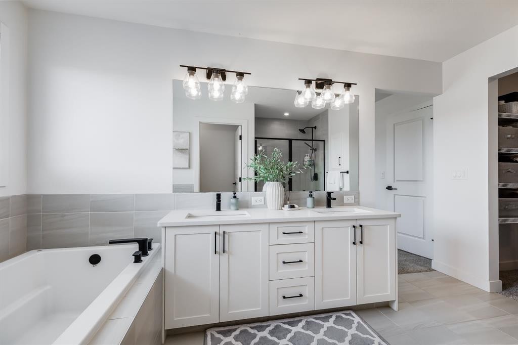 223 Chelsea Heath, Chestermere, AB