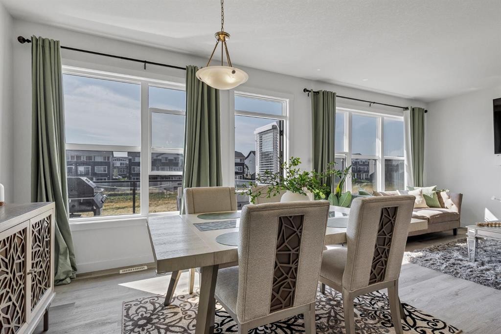 223 Chelsea Heath, Chestermere, AB