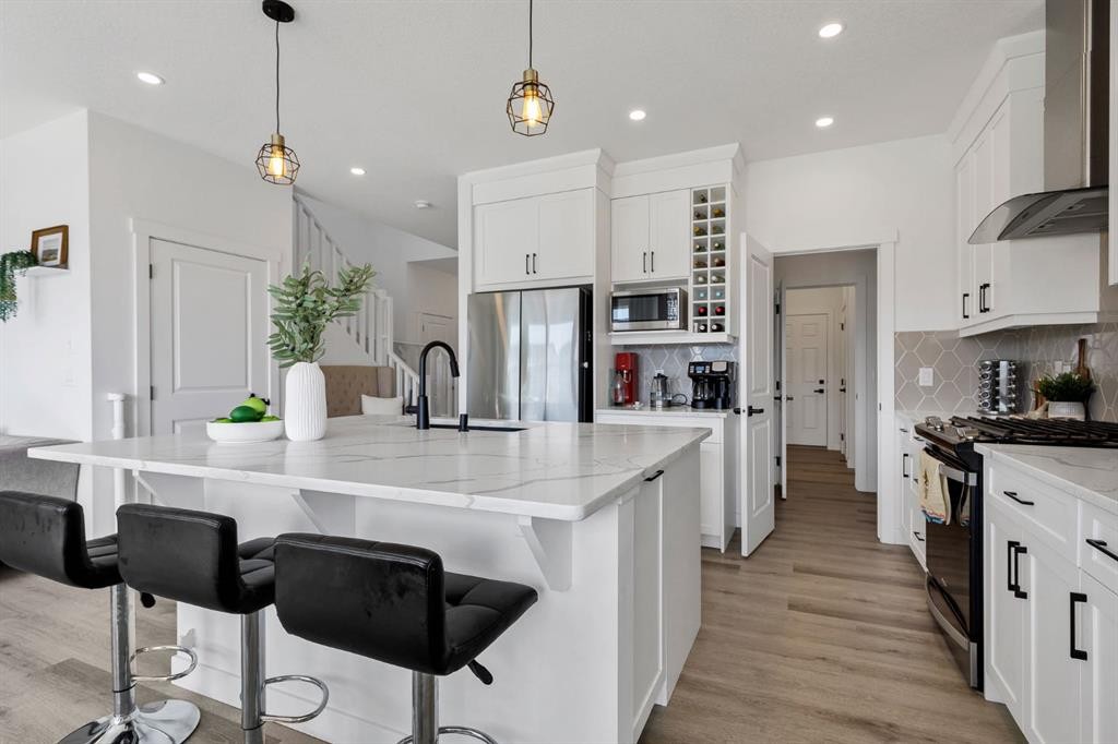 223 Chelsea Heath, Chestermere, AB