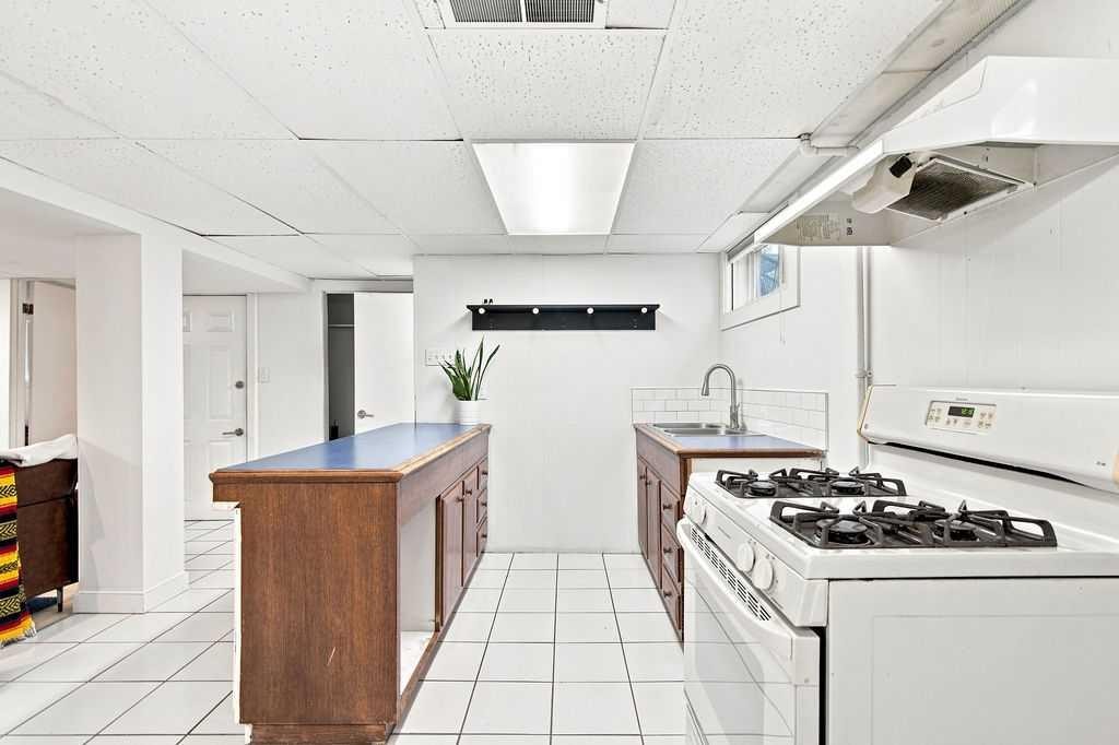 7204 5 Street Sw, Calgary, AB