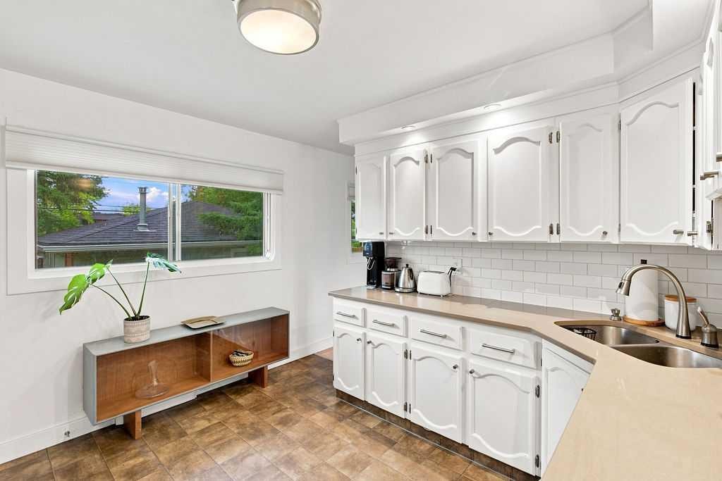 7204 5 Street Sw, Calgary, AB