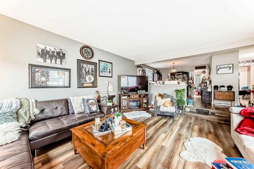 20 Deermont Way Se, Calgary, AB