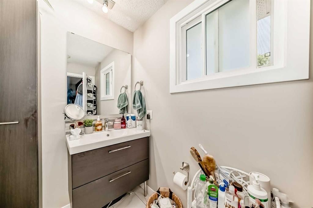 20 Deermont Way Se, Calgary, AB