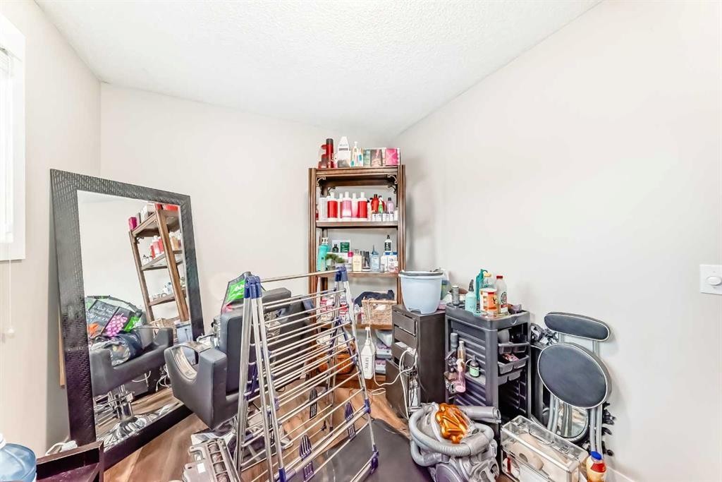 20 Deermont Way Se, Calgary, AB
