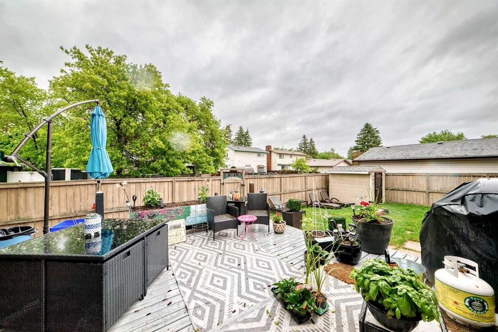 20 Deermont Way Se, Calgary, AB