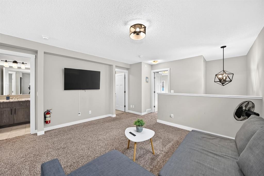 166 Howse Common Ne, Calgary, AB