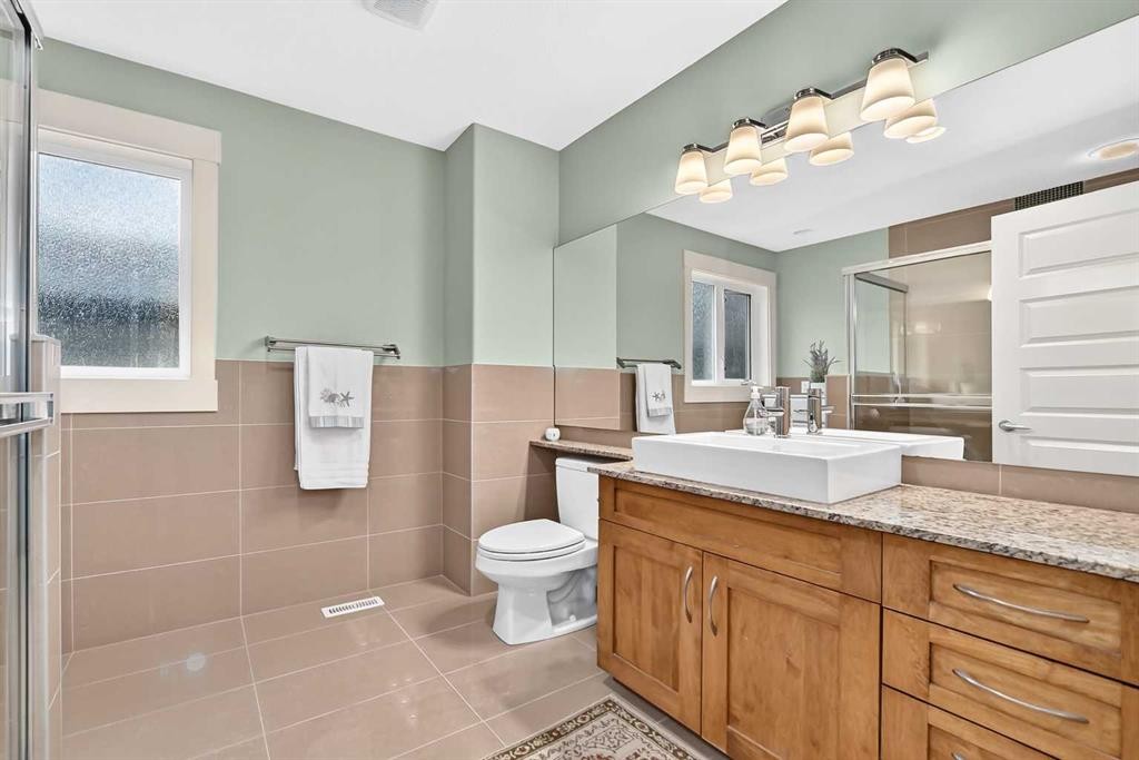 2512 17A Street Nw, Calgary, AB