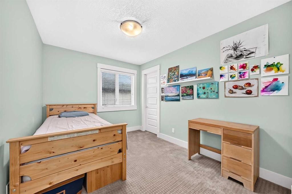 2512 17A Street Nw, Calgary, AB