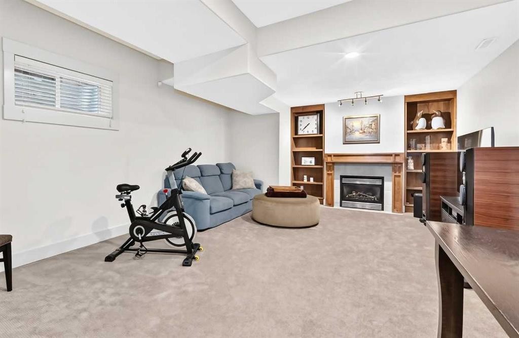 2512 17A Street Nw, Calgary, AB
