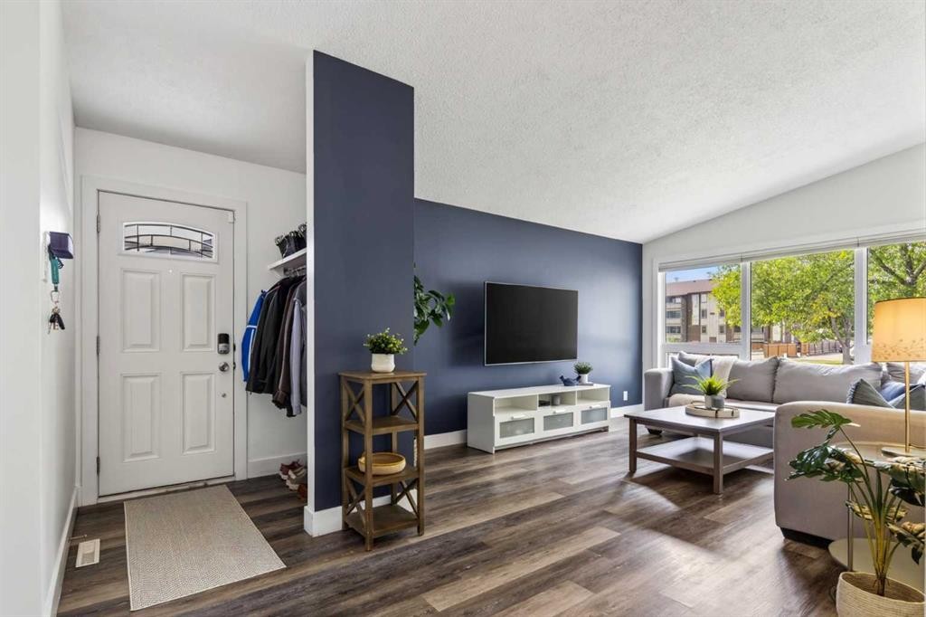 6516 Crowchild Trail Sw, Calgary, AB