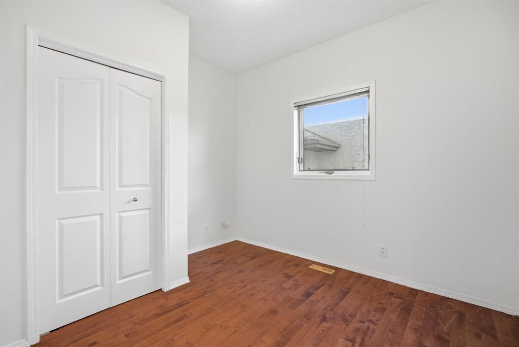 408 Hawkland Place Nw, Calgary, AB
