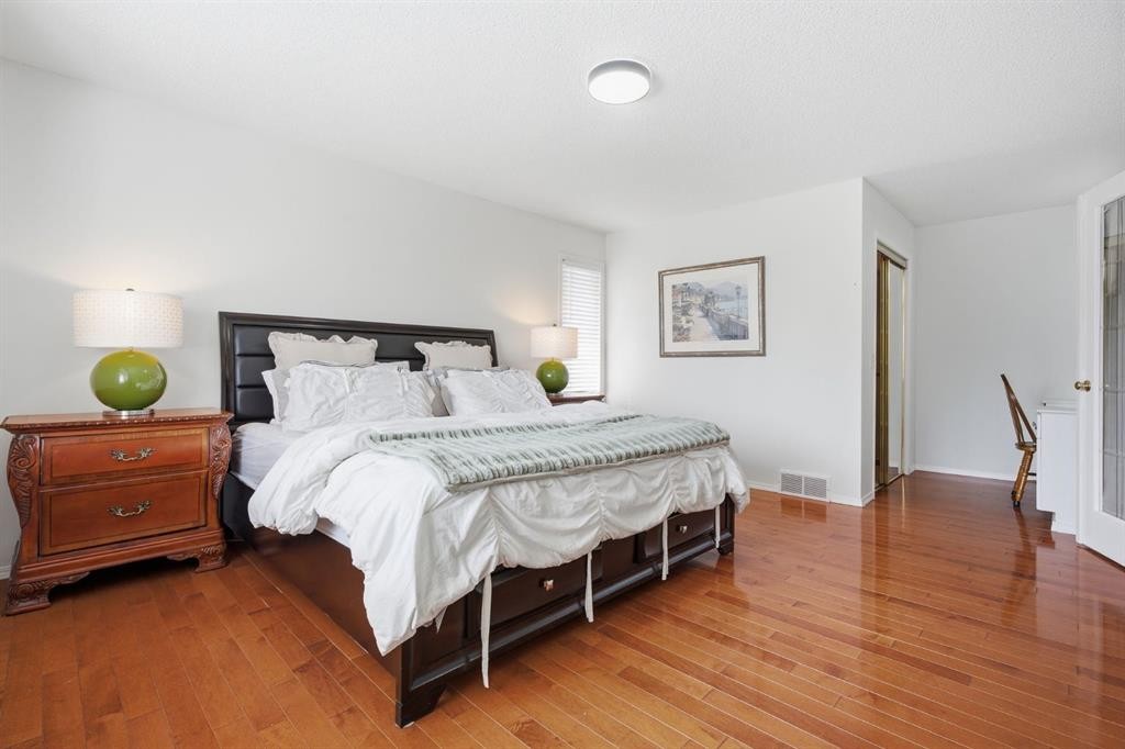 408 Hawkland Place Nw, Calgary, AB