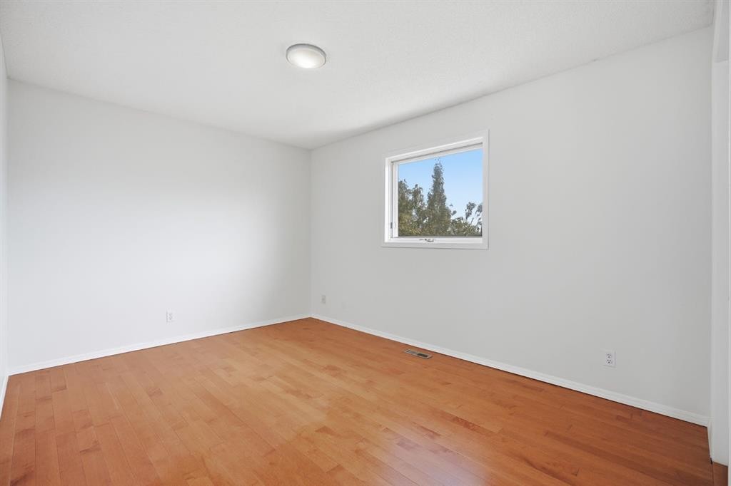 408 Hawkland Place Nw, Calgary, AB
