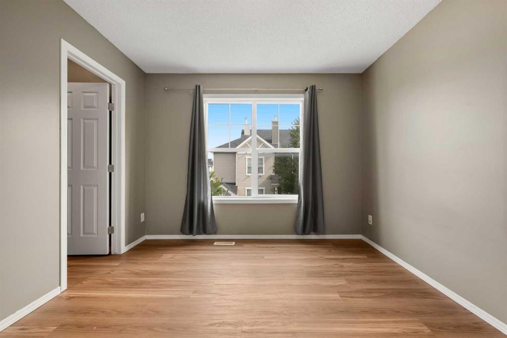 241 Elgin Gardens Se, Calgary, AB