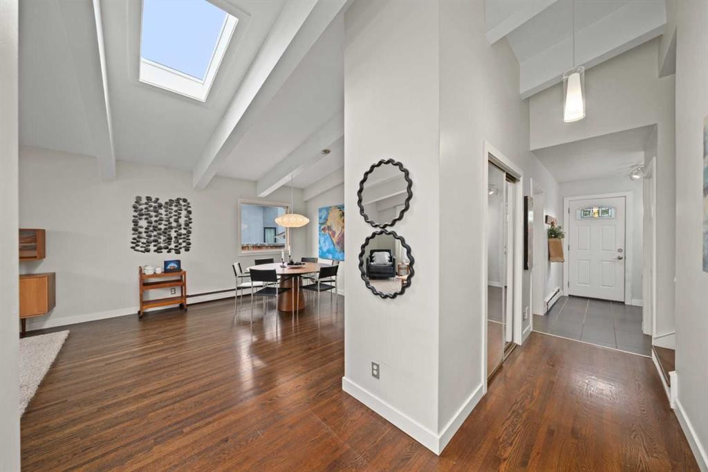 92 Chinook Drive Sw, Calgary, AB