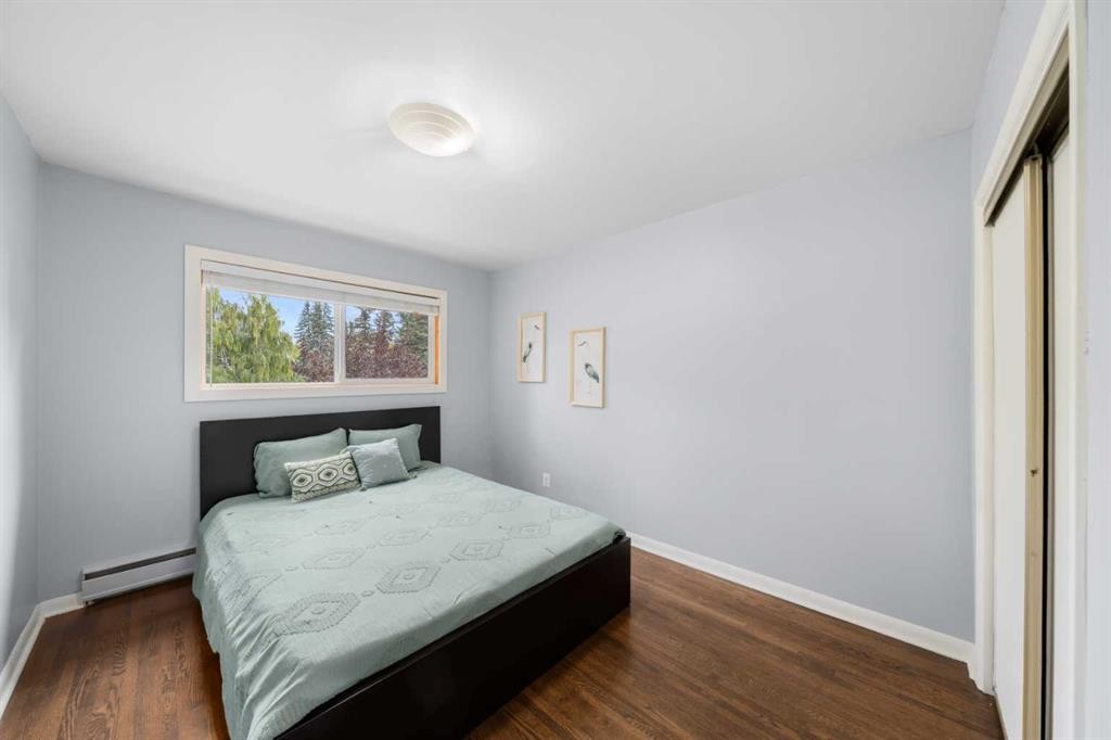 92 Chinook Drive Sw, Calgary, AB