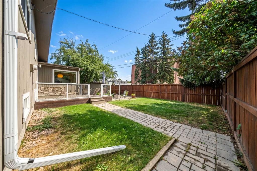 92 Chinook Drive Sw, Calgary, AB