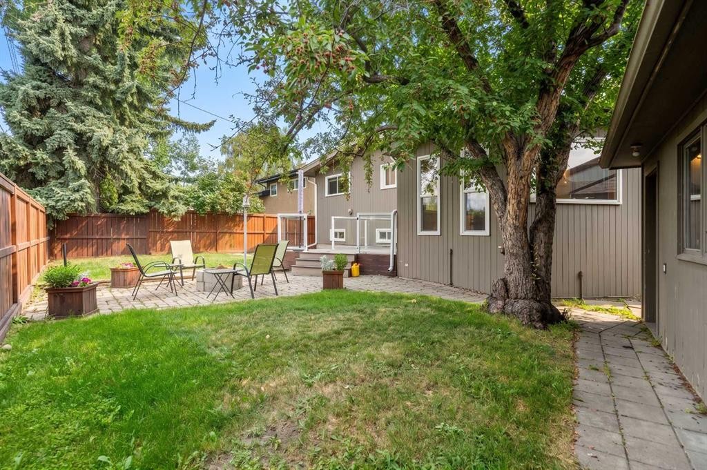 92 Chinook Drive Sw, Calgary, AB