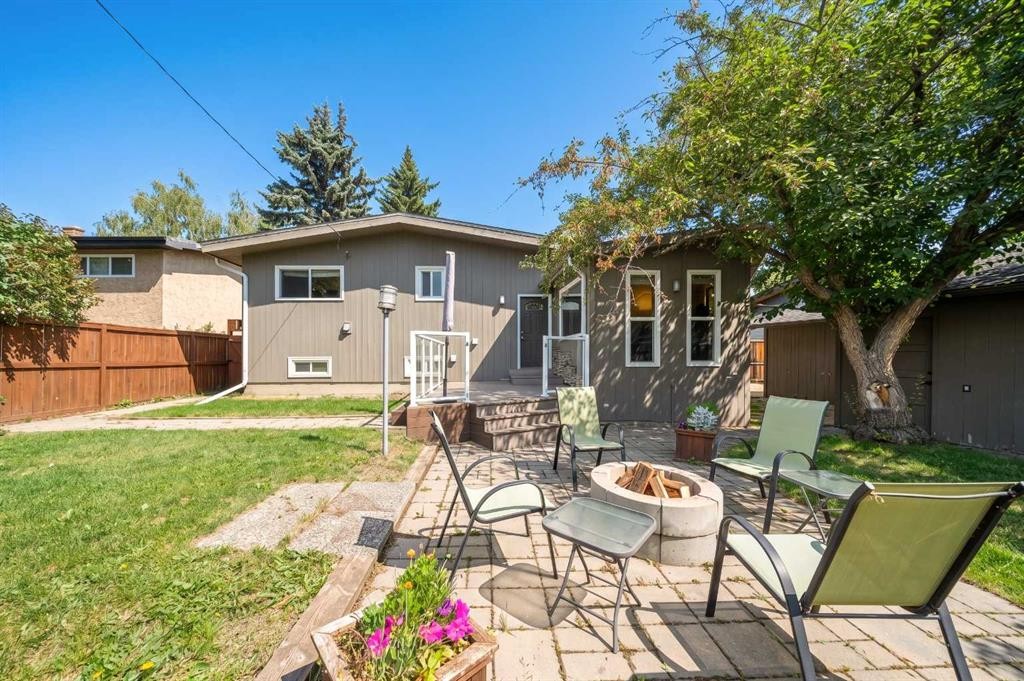92 Chinook Drive Sw, Calgary, AB