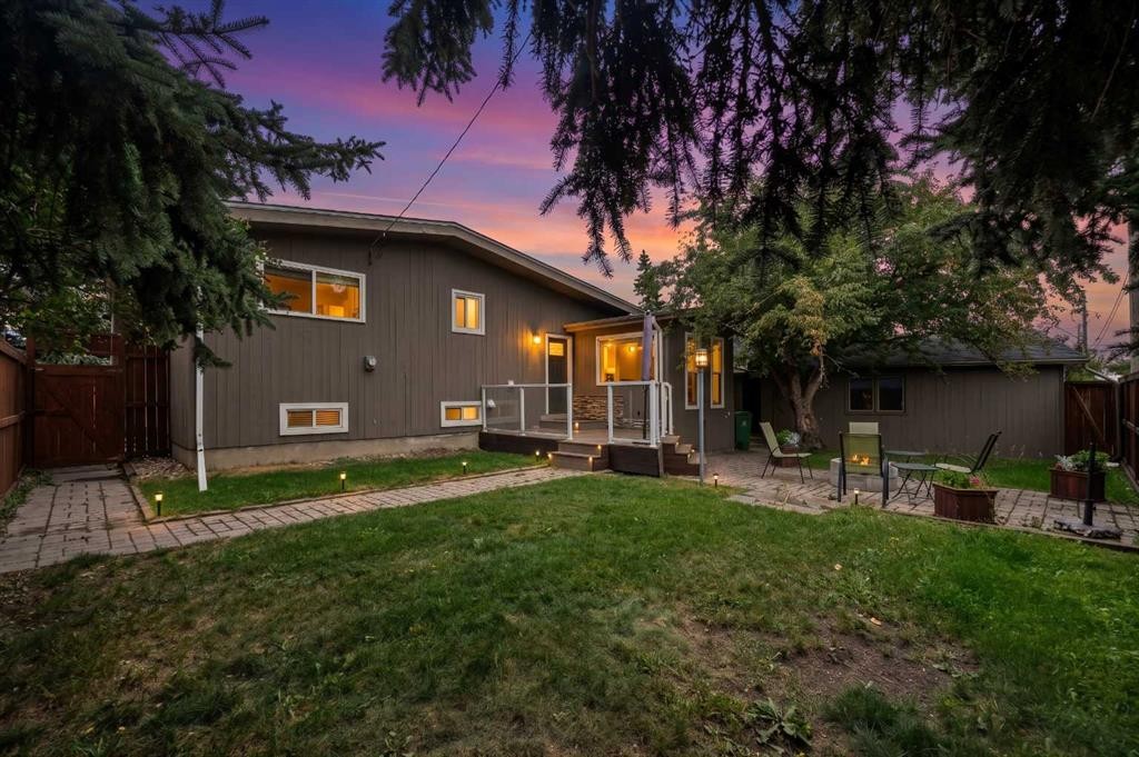 92 Chinook Drive Sw, Calgary, AB