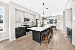 3 Sunrise Heights Cochrane, AB T4C 2R8