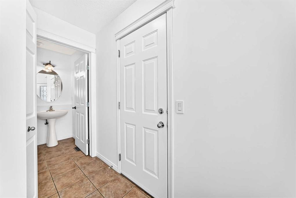 294 Cougar Plateau Way Sw, Calgary, AB