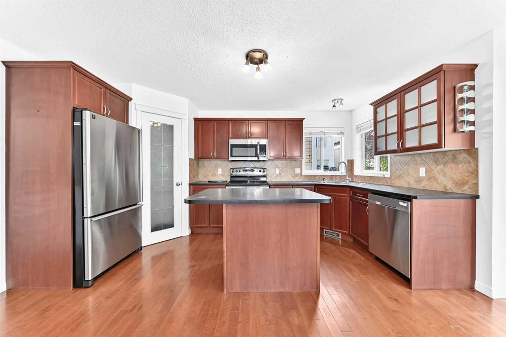 294 Cougar Plateau Way Sw, Calgary, AB