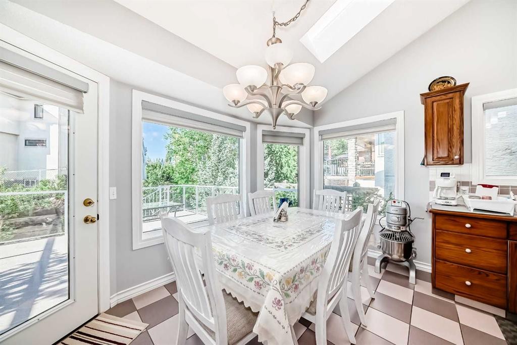 8 Signature Point Sw, Calgary, AB