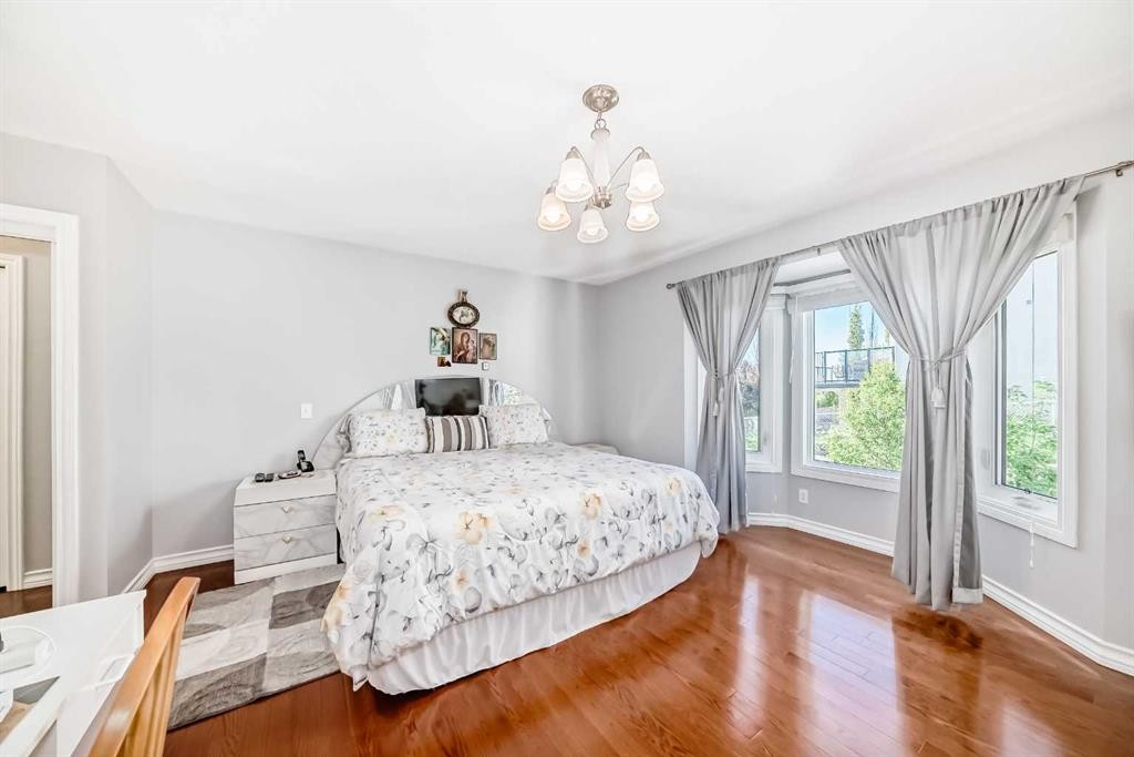 8 Signature Point Sw, Calgary, AB
