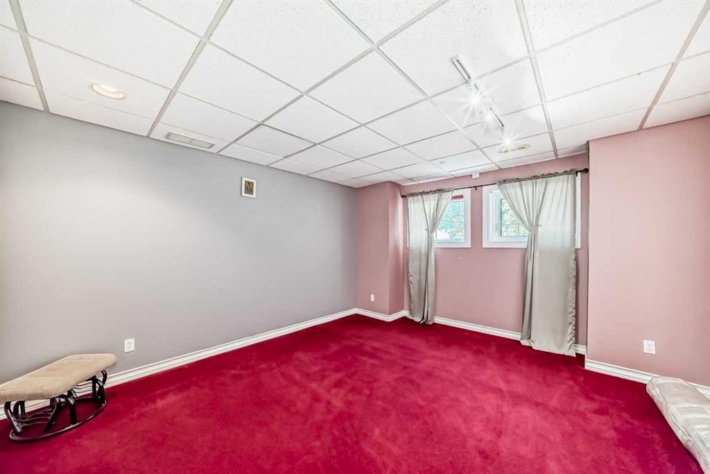 8 Signature Point Sw, Calgary, AB