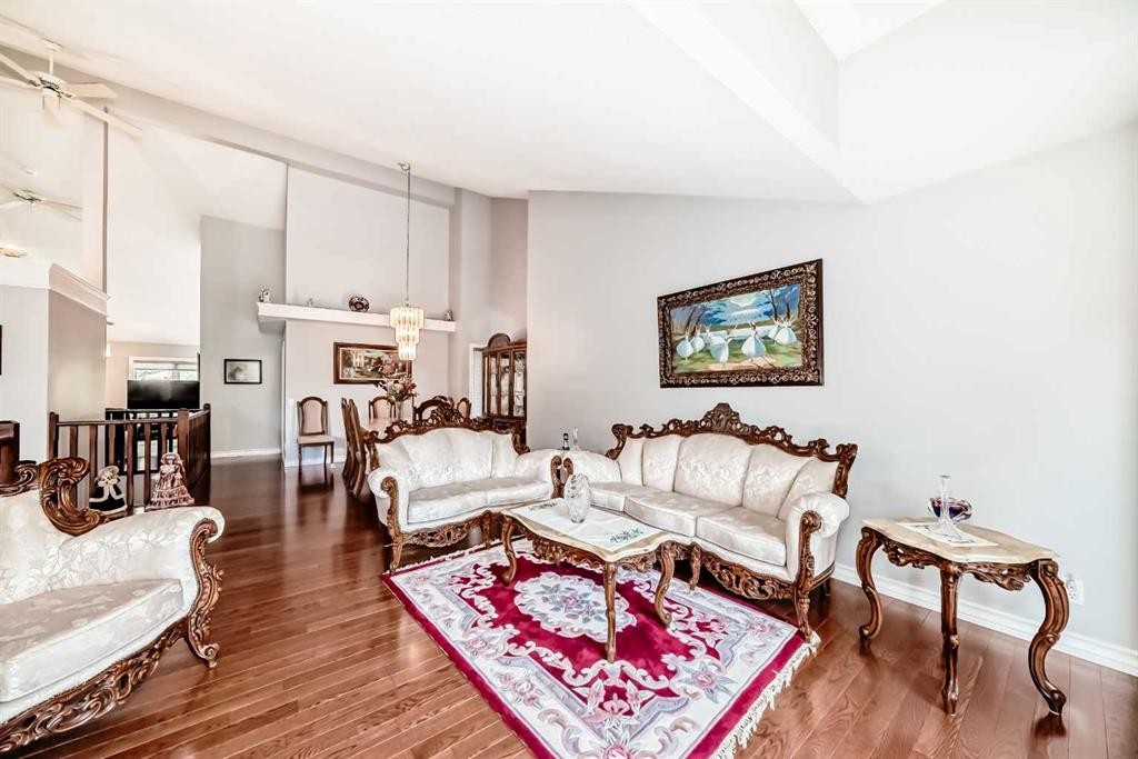 8 Signature Point Sw, Calgary, AB