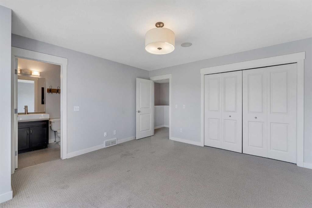 304 Rainbow Falls Drive, Chestermere, AB
