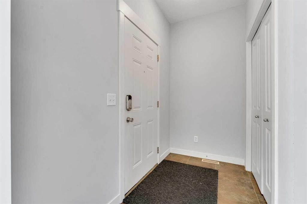 304 Rainbow Falls Drive, Chestermere, AB