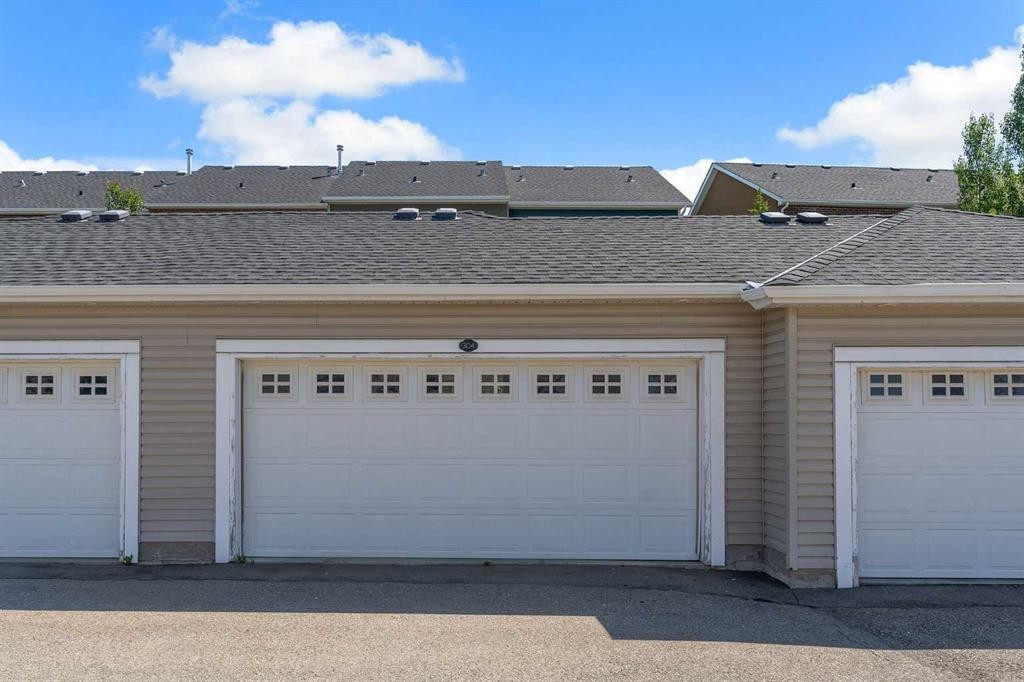 304 Rainbow Falls Drive, Chestermere, AB