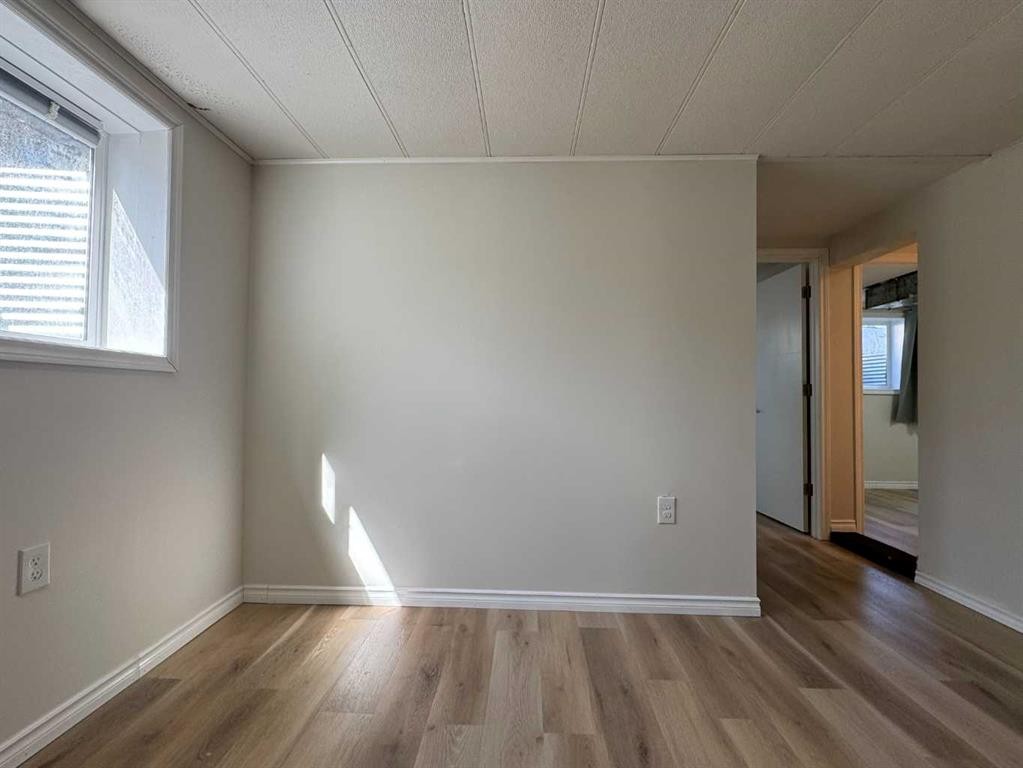 4312 45 Street Sw, Calgary, AB - Indoor Photo Showing Other Room