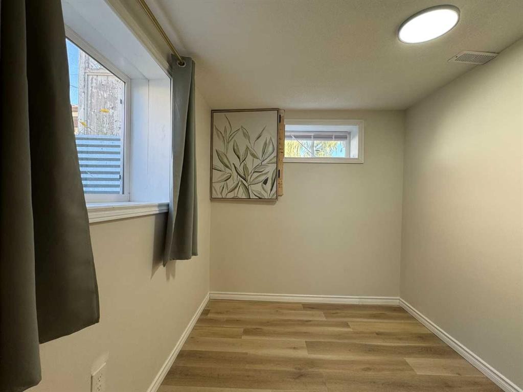4312 45 Street Sw, Calgary, AB - Indoor Photo Showing Other Room