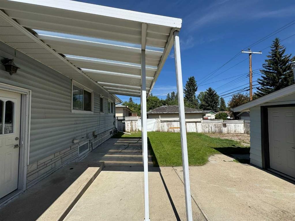 4312 45 Street Sw, Calgary, AB - Outdoor