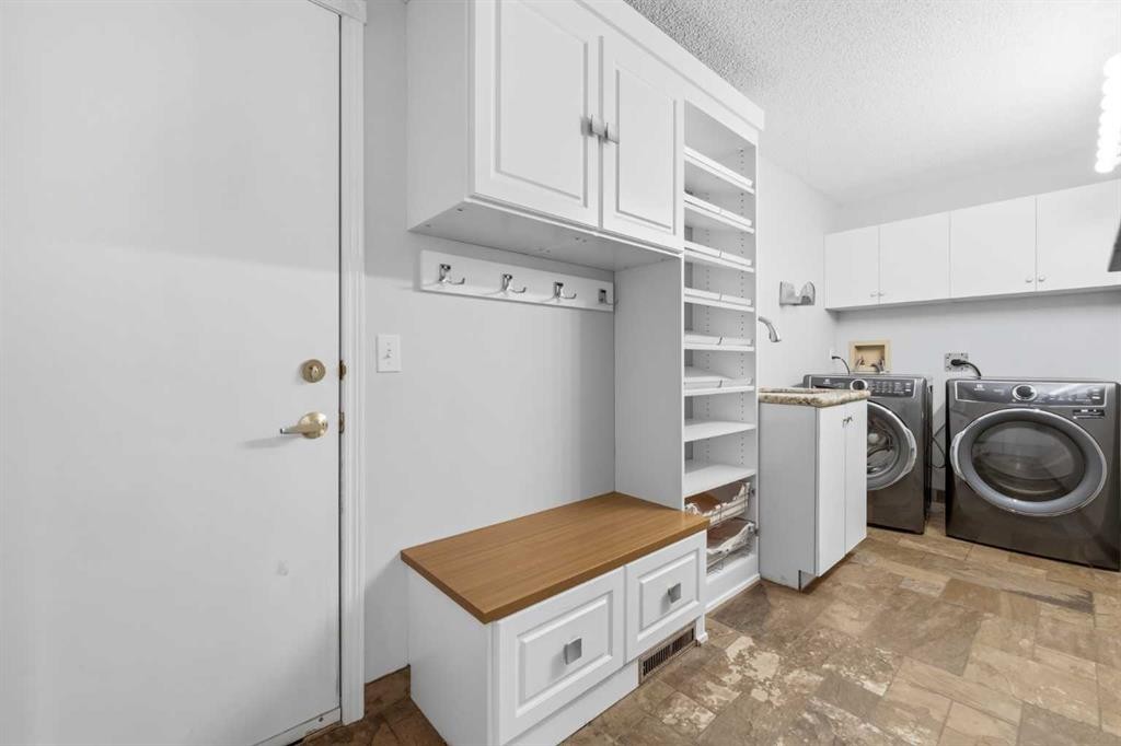 872 Sierra Morena Court Sw, Calgary, AB