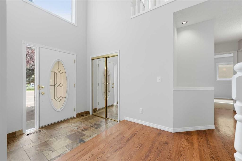 872 Sierra Morena Court Sw, Calgary, AB