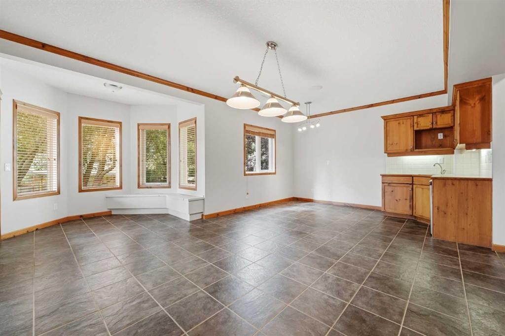 872 Sierra Morena Court Sw, Calgary, AB