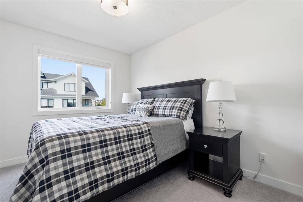 154 Crestridge Common Sw, Calgary, AB
