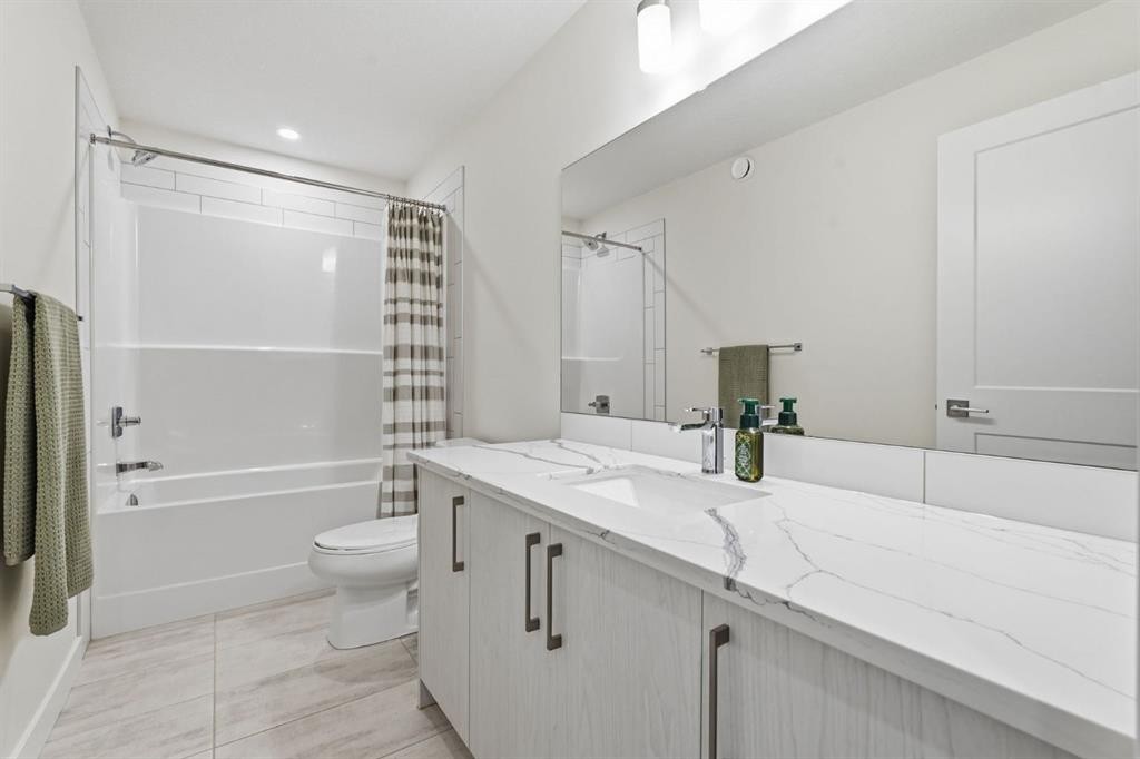 154 Crestridge Common Sw, Calgary, AB