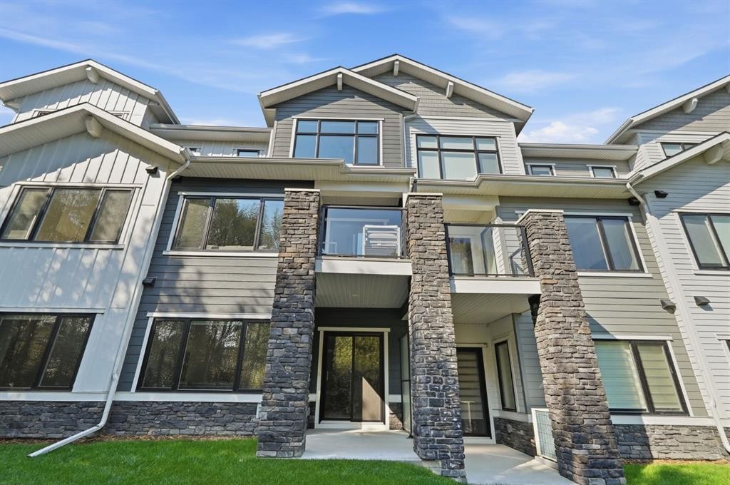 154 Crestridge Common Sw, Calgary, AB