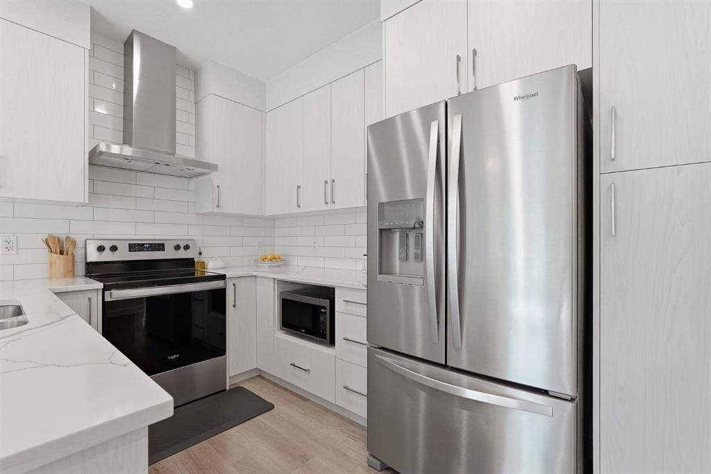 154 Crestridge Common Sw, Calgary, AB